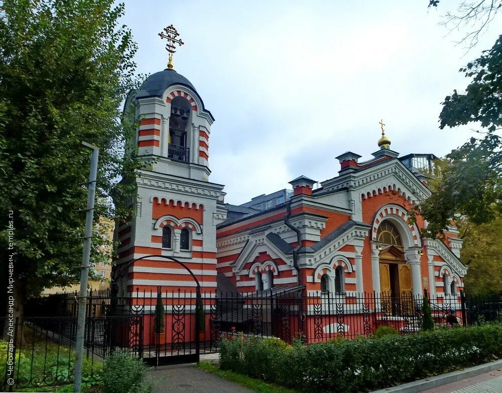 Храм архангела михаила москва близ избы. Часовня при кутузовской избе. Храм часовня архангела михаила фили. Церковь-часовня архангела михаила близ кутузовской избе. Храм архангела михаила близ кутузовской избы.