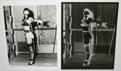 Bettie Page Sexy Pin-Up 8'' x 10'' B&W Vintage Irvi...
