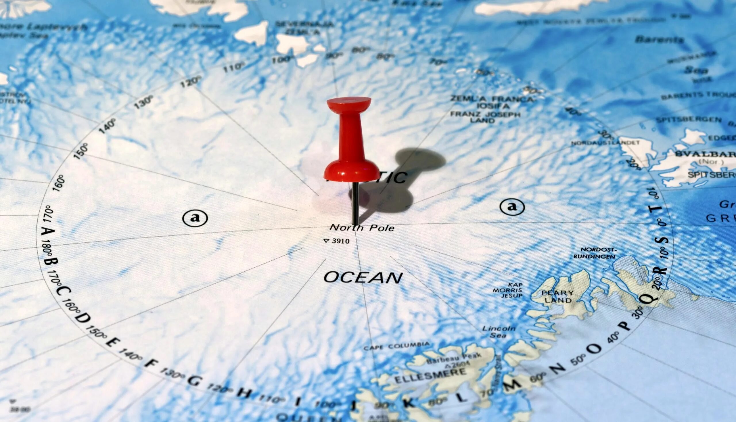 Какое направление в северном полюсе. Северный полюс. Северный полюс на карте. Северный полюс точка. Северный и Южный полюс на карте.