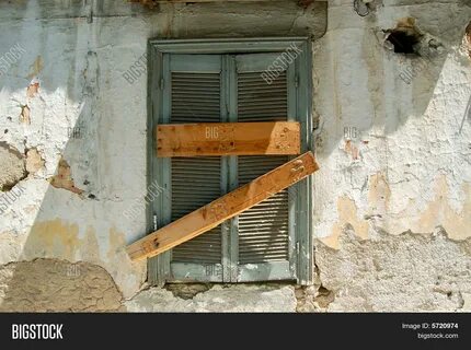 Подсмотреть заколочено город ростов