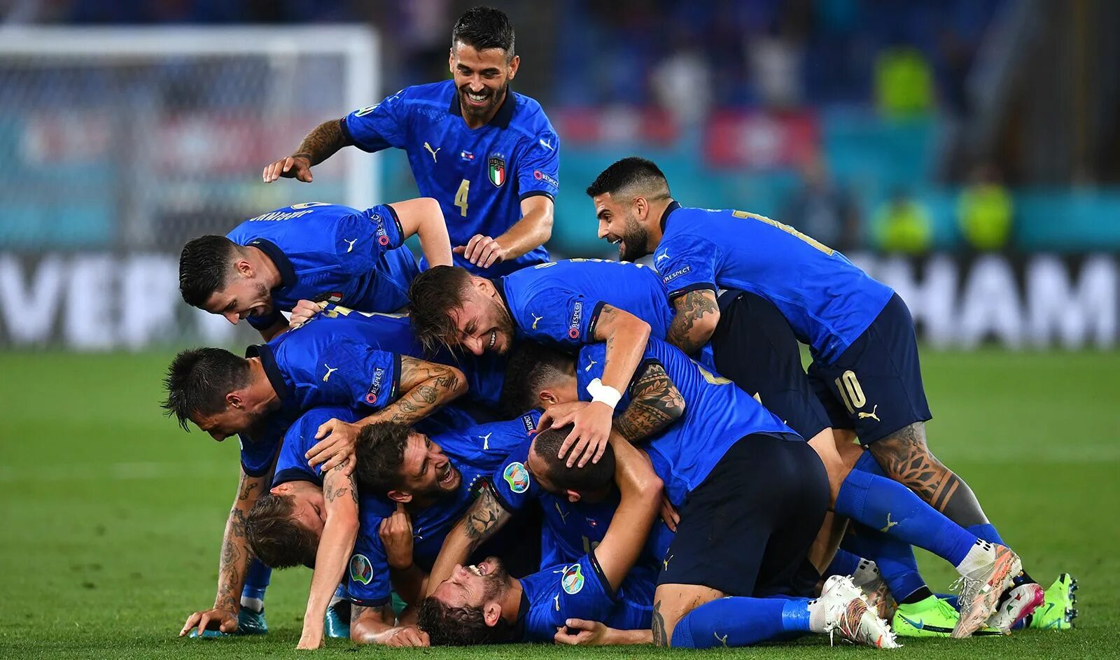 Футбол кто играл счет. Сборная Италии по футболу евро 2020. Сборная Италии по футболу 2021 евро. Сборная Италии чемпион евро. Италия чемпион Европы 2020.