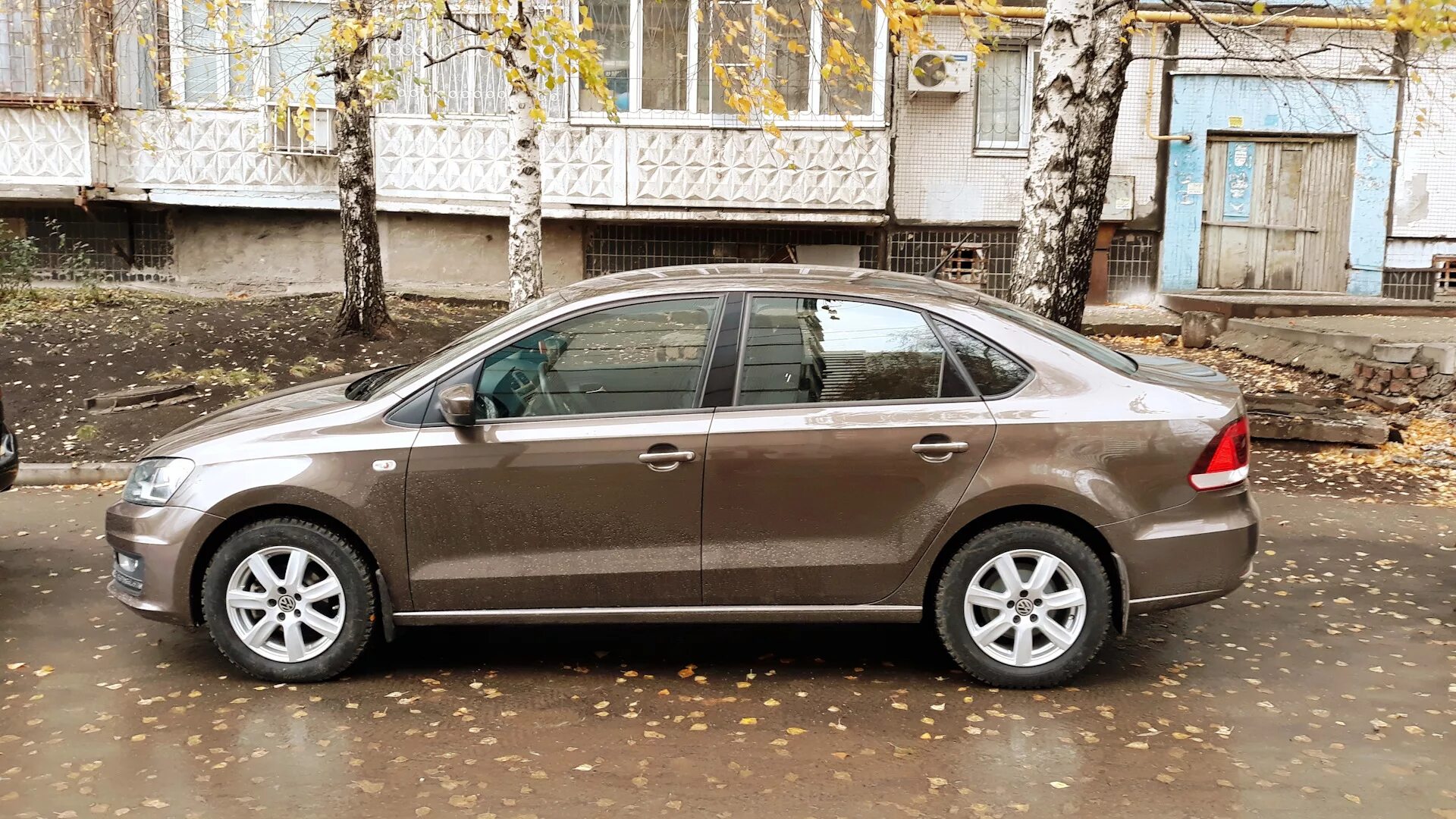 185 65 поло седан. 185/65 r5 vw polo. 185/65 r15 на поло седан. 185/65 r15 фольксваген поло. Резина 185 65 15 на поло седан.