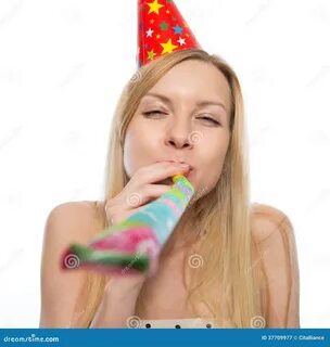 Blow a party horn перевод