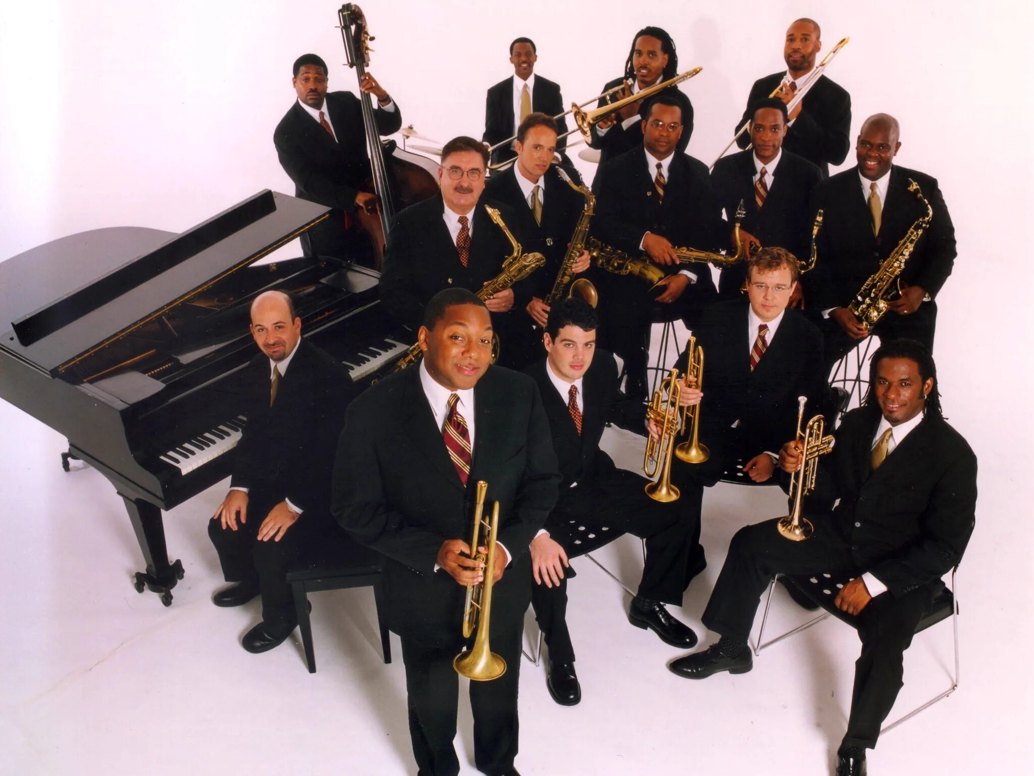 Что такое джаз и симфоджаз. Симфоджаз оркестр. Музыканты оркестра. Джузеппе монтесано дирижер. В.