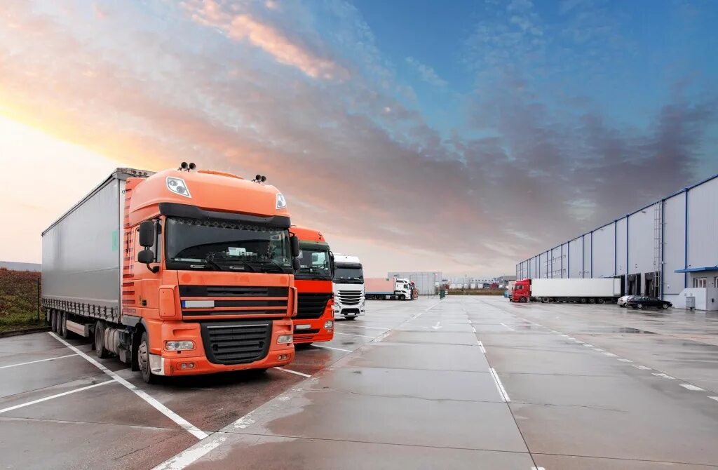 Логистика фуры. Контейнерные перевозки. Автоперевозки грузов. Автомобильный транспорт. Грузовой автотранспорт.