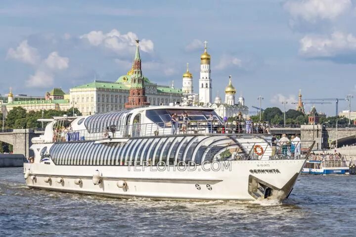Морские прогулки рэдиссон. Теплоход москва река рэдиссон. теплоход рэдиссон ромашка-1. рэдиссон маленькие теплоходы.