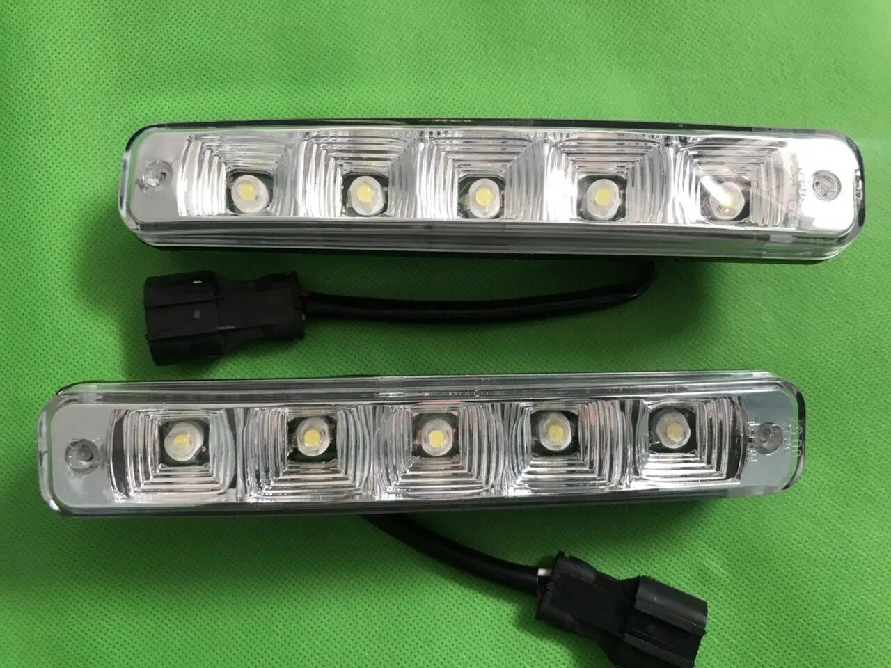 ДХО daytime Running Light d03-b. Xenite pl-0812 d ходовые огни. Яркие ДХО. Яркие плоские ДХО на авто.