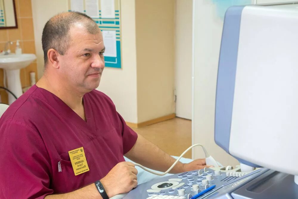 Врач 21 больницы нижний новгород. Мартаков сергей николаевич. Врач романова нижний новгород. Онкоцентр мц клиника. 21 больница нижний новгород гинекология врачи фото.