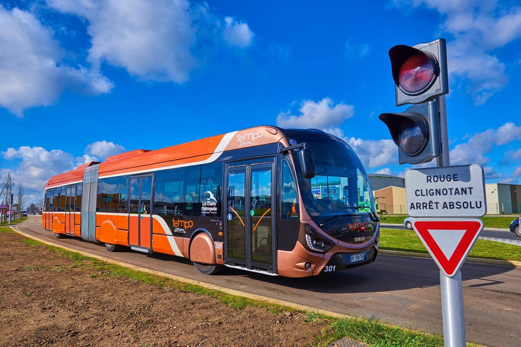 Транспорт время маршрутки. BRT (Bus Rapid Transit). Скоростной Автобусный транспорт - BRT. Iveco Crealis Bus. Высокоскоростные автобусы.