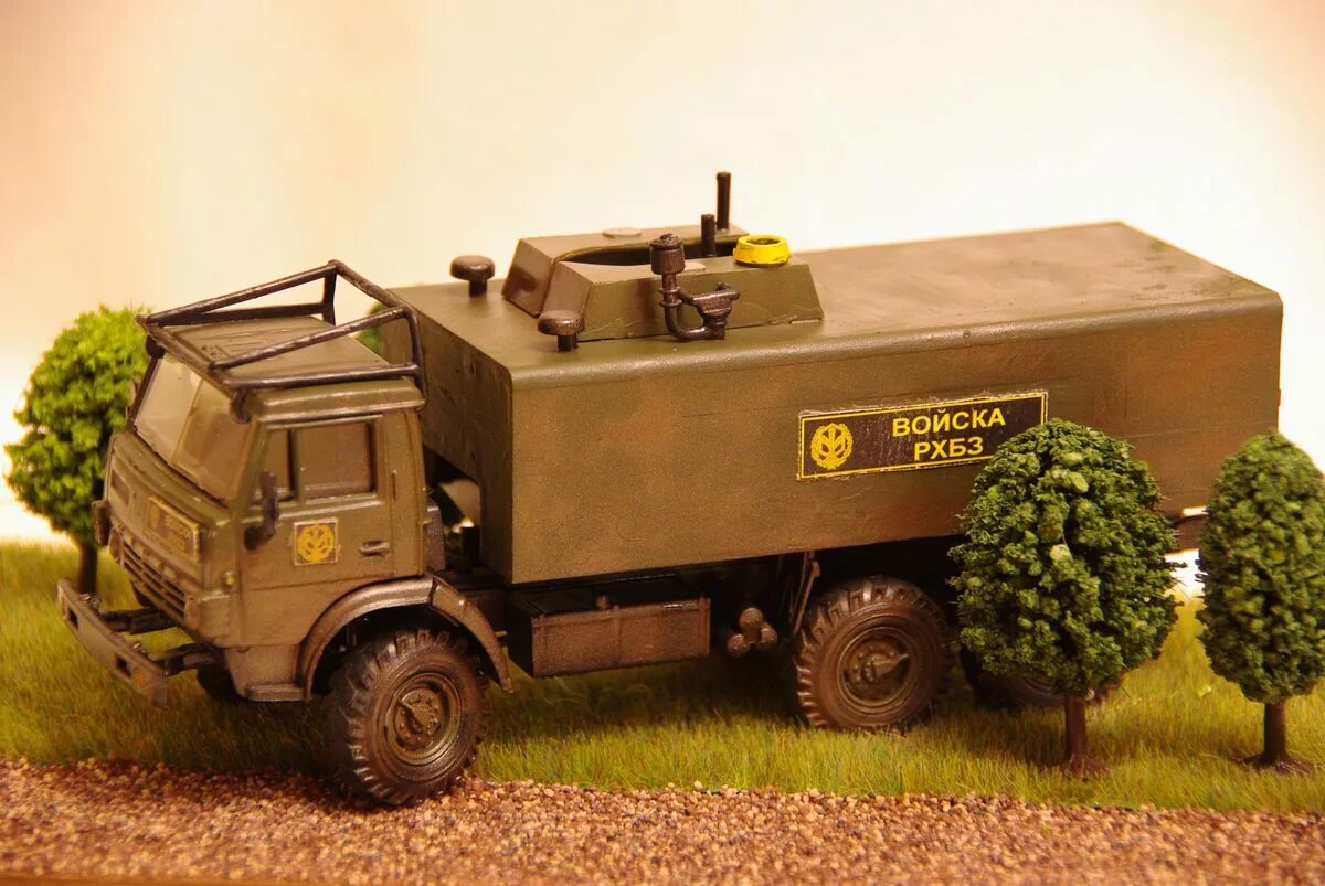 Станция помех р-934 бмв. Радиостанция на базе зил 131. Станция спутниковой связи р-439п. Модели техники связи. Р-161 радиостанция зил.