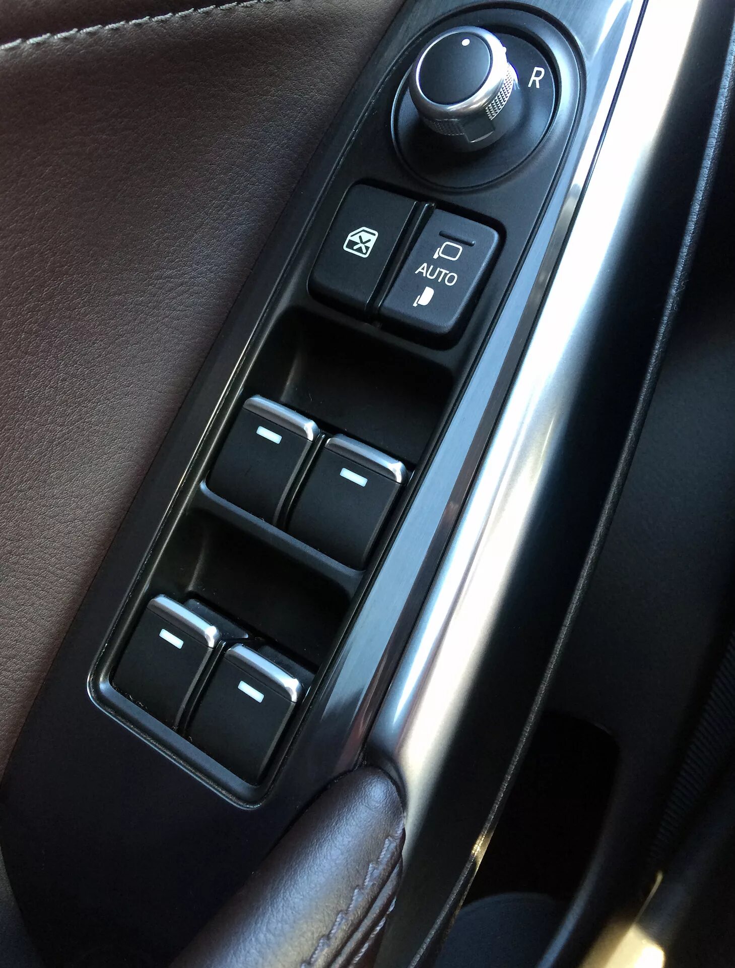 Складывание зеркал мазда 6. Кнопка складывания зеркал Мазда 6. Кнопки на водительской двери Мазда 6. Кнопки Мазда сх5. Кнопка Set Mazda CX-5.