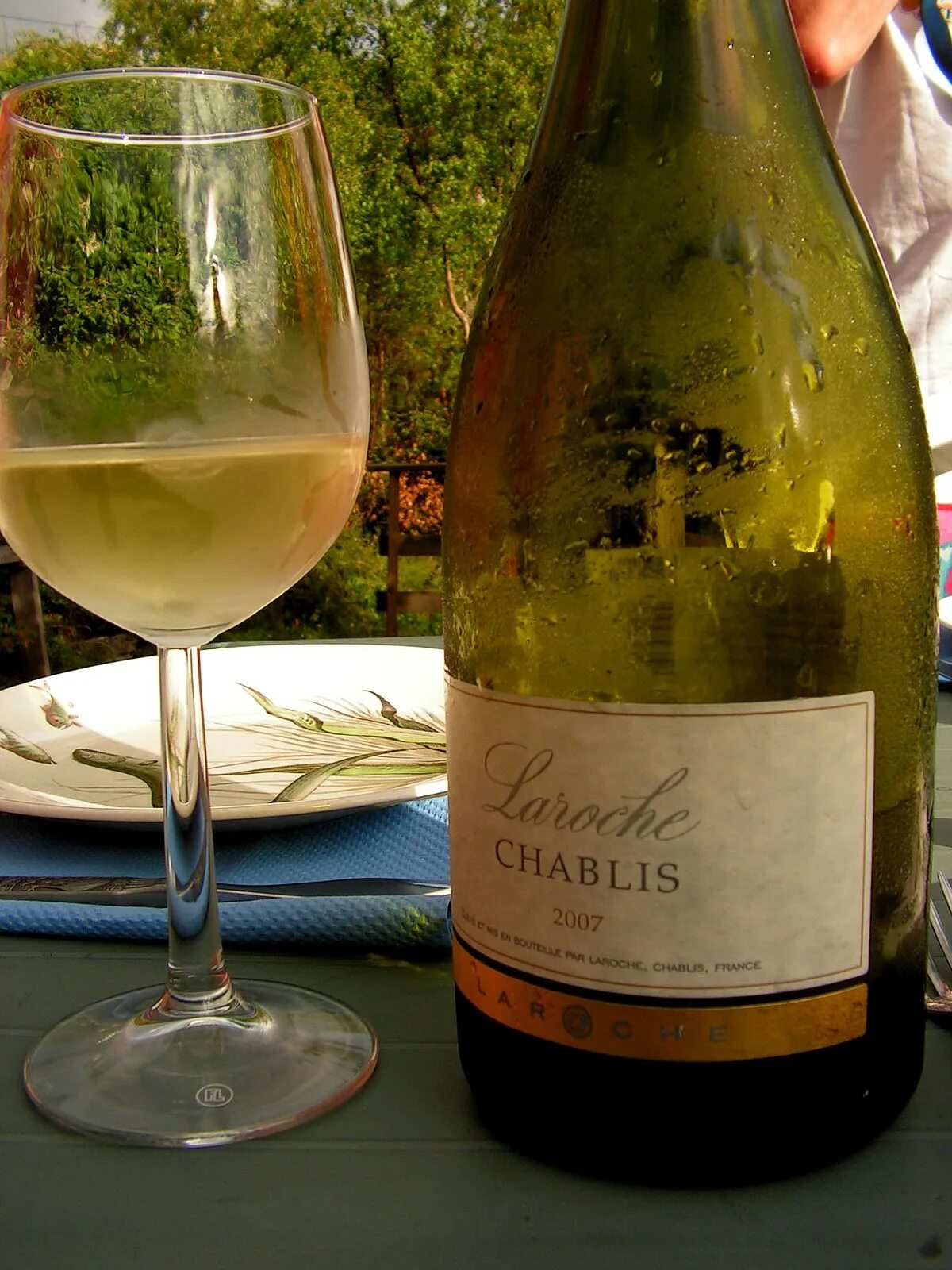 Шабли белое сухое. Вино шабли франция. вино белое chablis. французское белое сухое вино шабли. шабли бургундия франция.