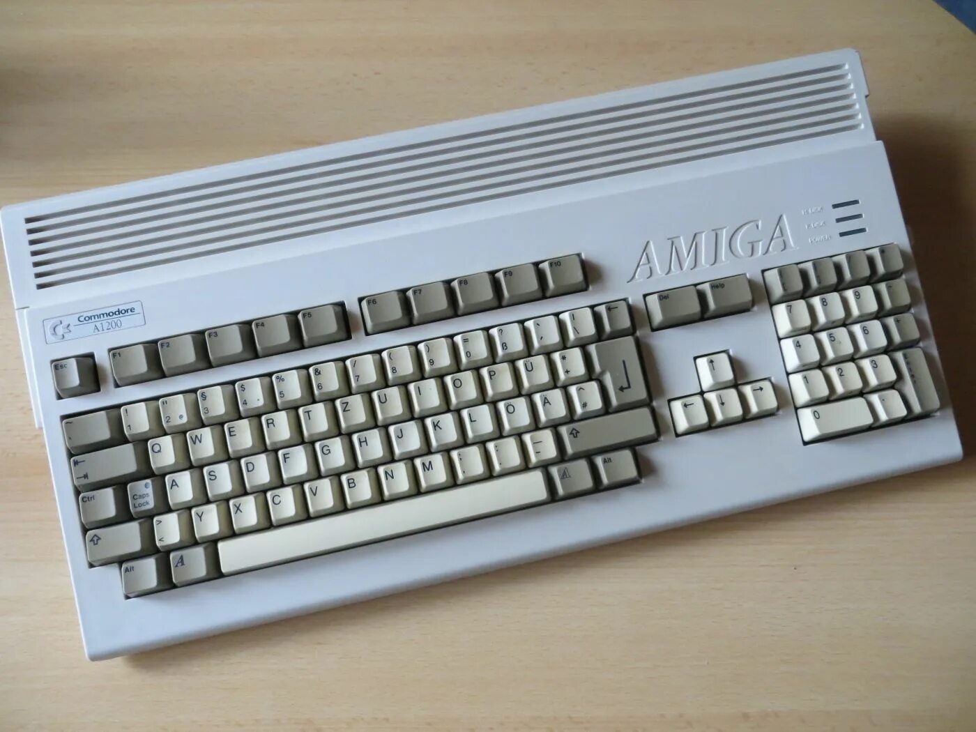 Amiga 1200. Amiga 1200 power. Приставка amiga. Amiga 1200. Клавиатура amiga 1800.