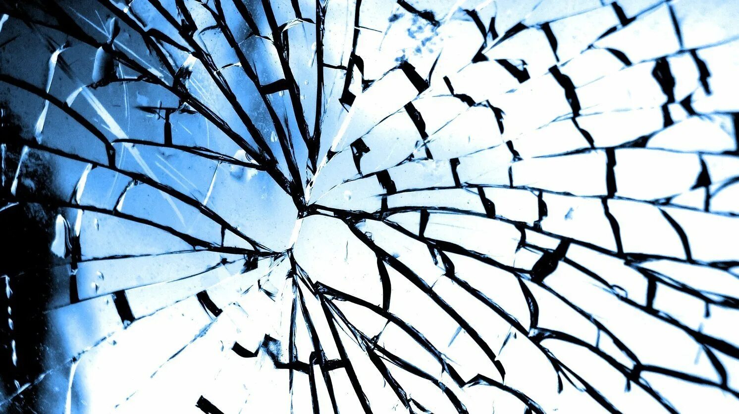 Разбитое зеркало. Разбитые зеркала. Разбитое стекло. Разбитое зеркало осколки.