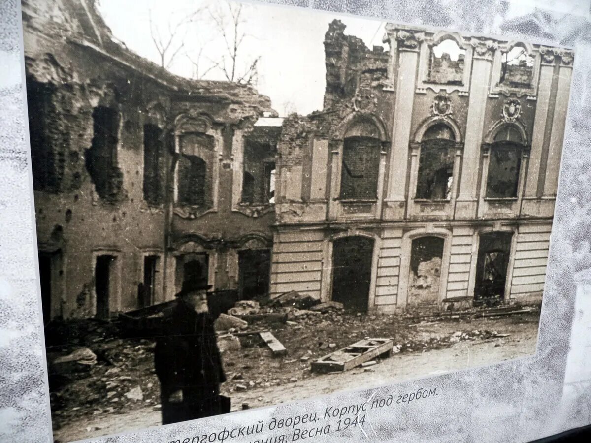 Как происходило восстановление разрушенного ленинграда