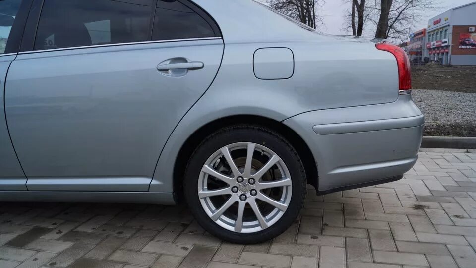Резина 205/60/16 на авенсис т250. Авенсис 225/50 r17. 205 60 r16 авенсис. Летняя резина на тойота авенсис р 16 60 215 фото. Литые диски 16 на тойота авенсис.