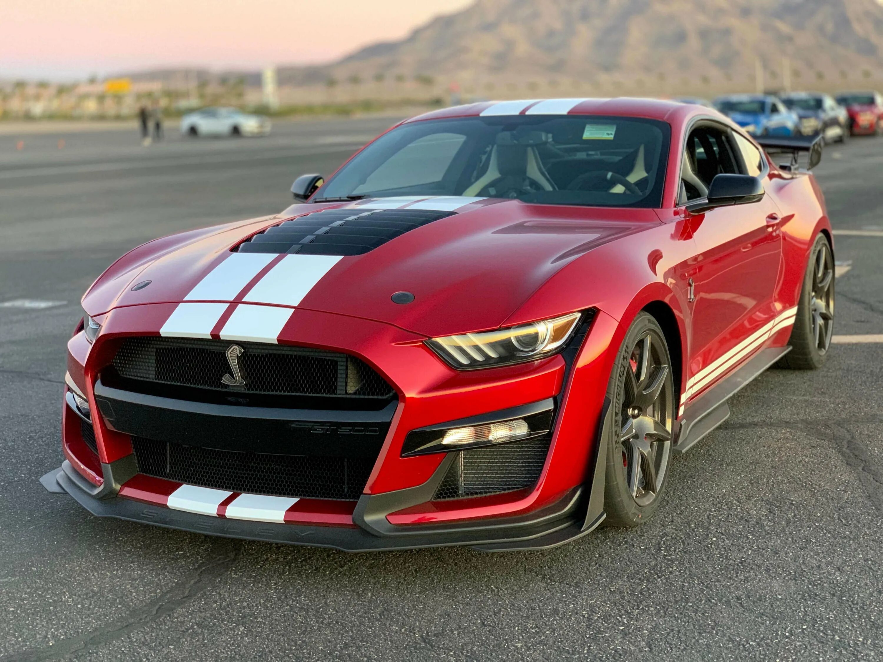 Форд Мустанг Shelby 2020 красный. Красный Ford Mustang gt 500. Ford Shelby gt500 2021. Ford Mustang Shelby gt500 2020. Машина вдов