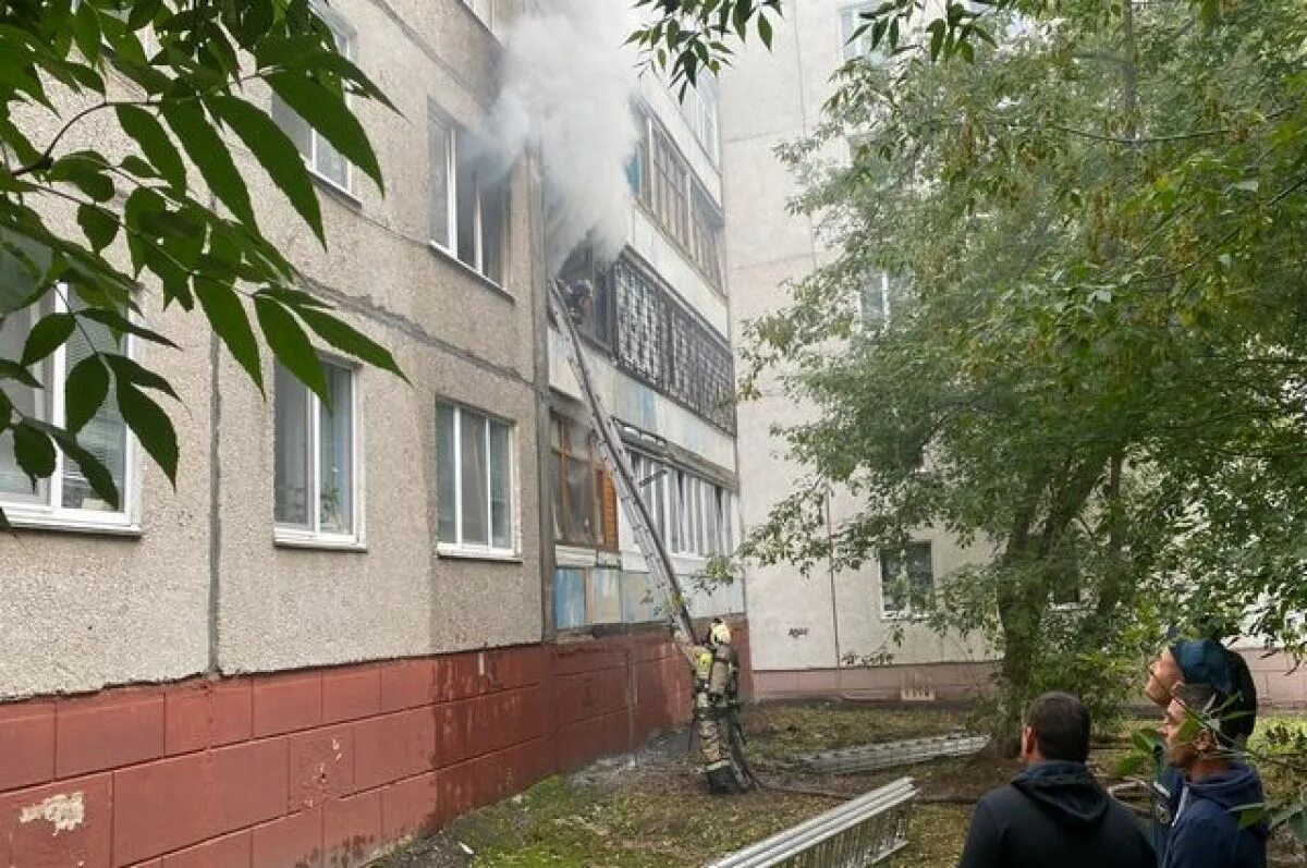 В черниковке нет света почему. Пожар в квартире. Пожар в Уфе сейчас в Черниковке. Пожар в Москве. Сгоревшая школа.
