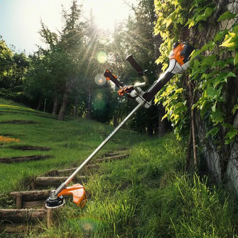 Косим диском триммер. Stihl fs 560. кусторез бензиновый чемпион stihl. покос травы триммер huter. кусторез бензиновый хутер.