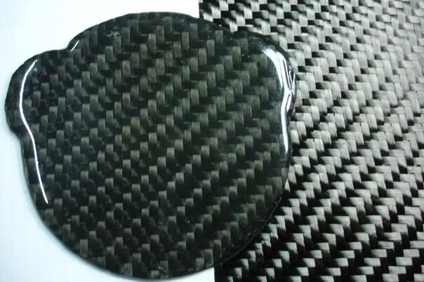 Смола для карбона. Ламинация карбоном w166. Ламинация эпоксидной смолой. Смола и углепластик. Смола для ламинирования карбоном.