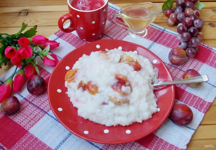 Каша со светой соллар. Каша. рисовая каша. вкусная рисовая каша. рисовая каша со сливой.