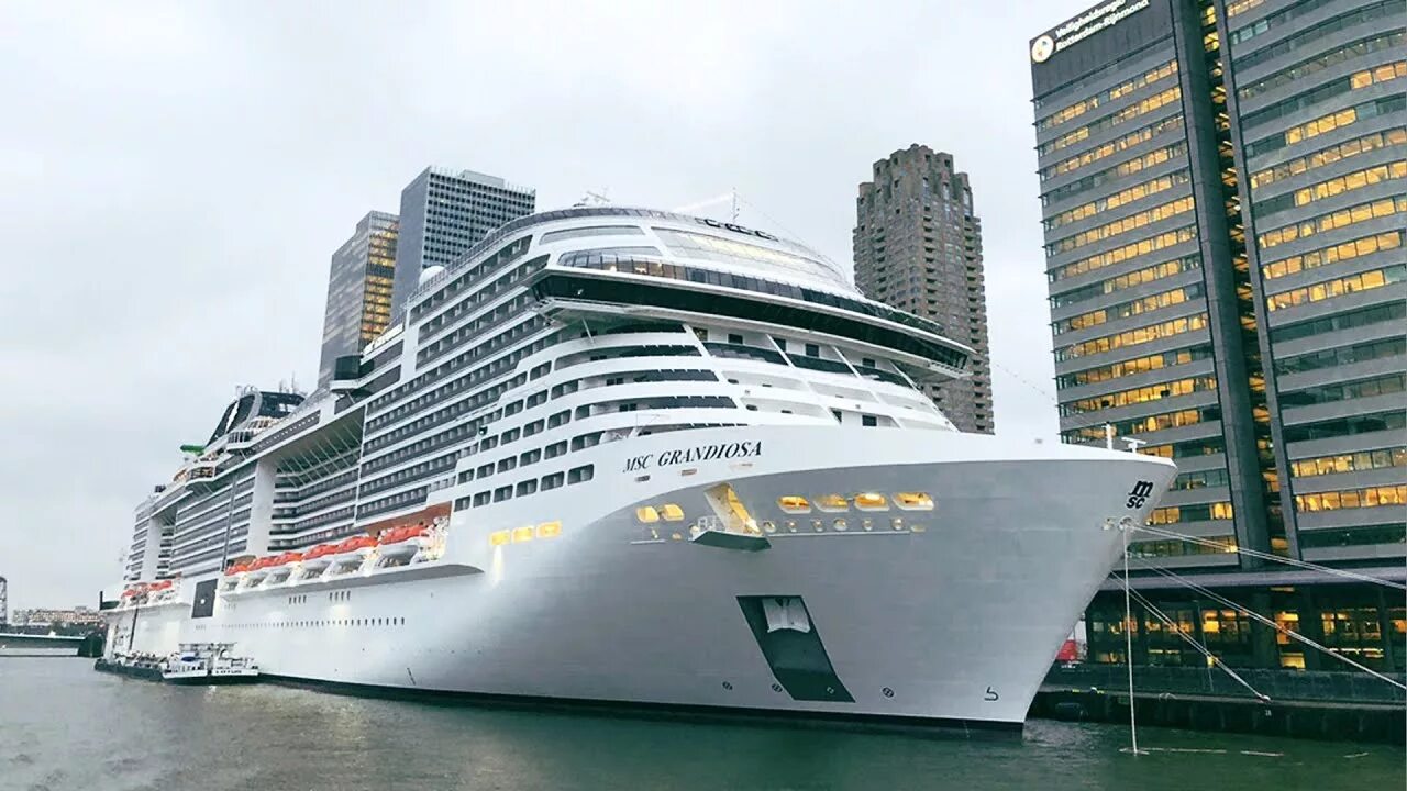 Msc местоположение. Грандиоза лайнер круизный. msc grandiosa. мск грандиоза круизный лайнер. msc grandiosa фото.
