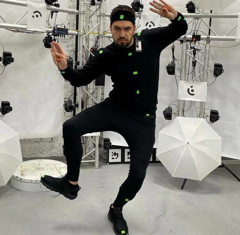 Шоу аватар на нтв 2022. Аватары шоу. Съемки шоу аватар. Ведущий шоу маска. Съемки шоу аватар.