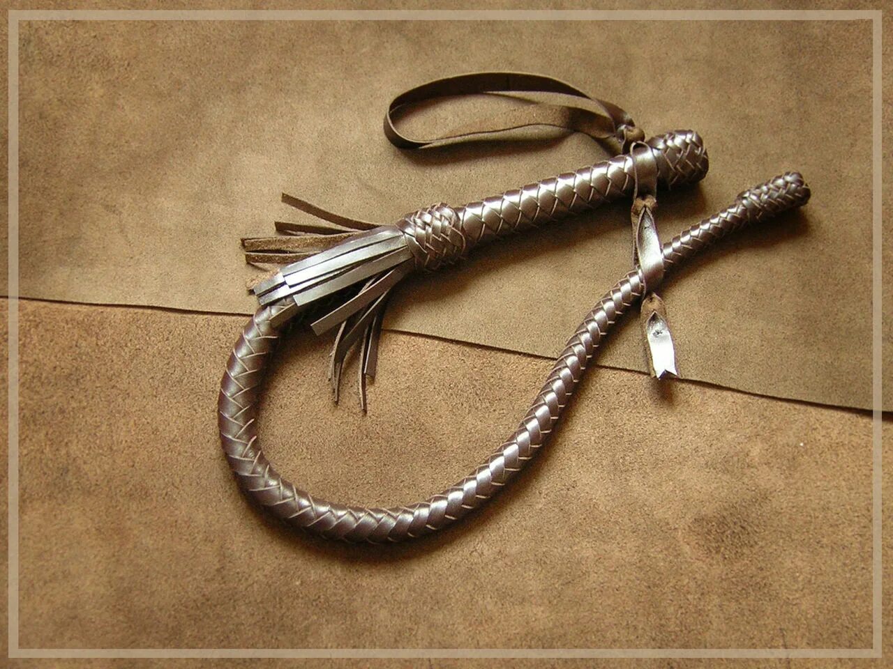 веревочная плеть 5 букв. волчатка казачья боевая. кнут батиг. веревочная плеть 5 букв. флогер зубатка.