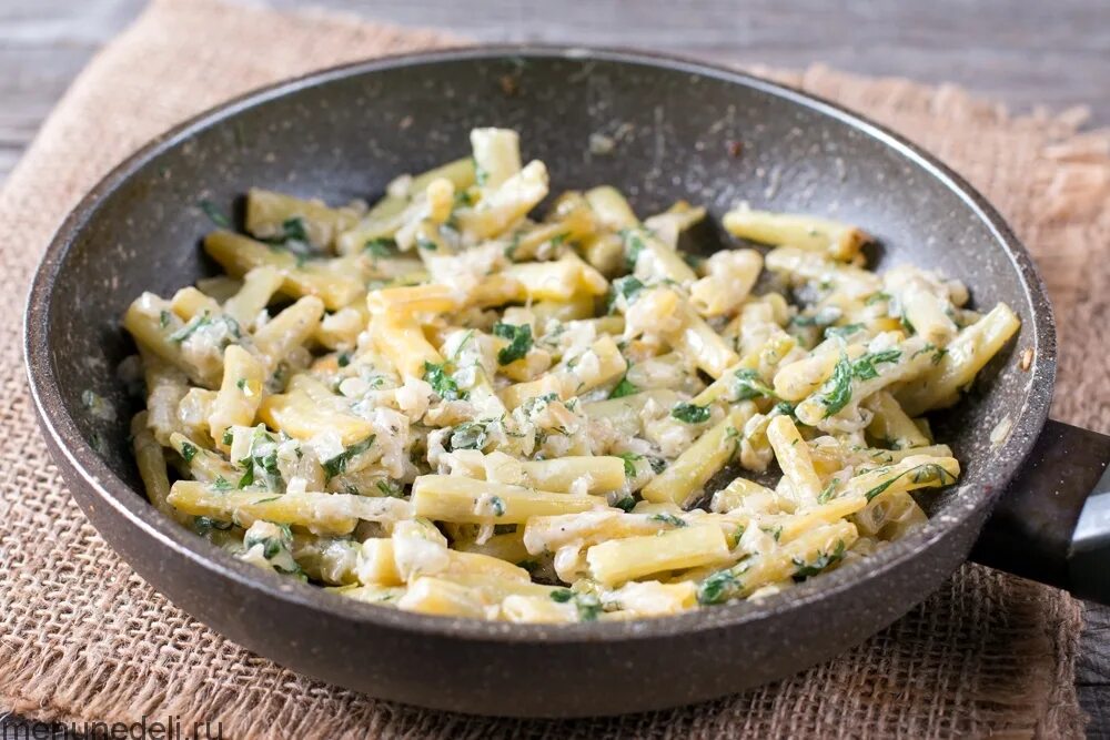 Фасоль со сметаной. Стручковая фасоль со сметаной. Стручковая фасоль со сметаной. Стручковой фасолью в сметане. Стручковая фасоль со сметаной.