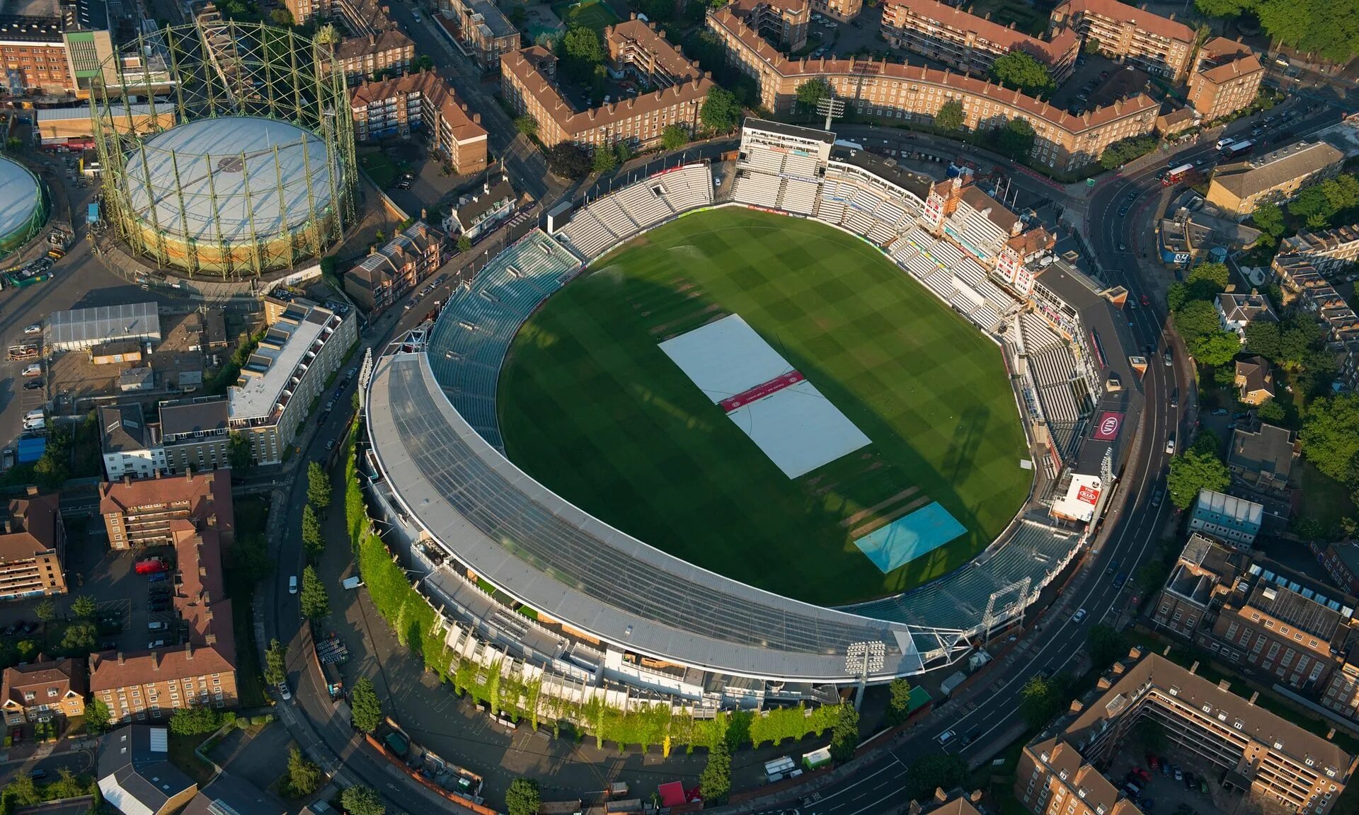 Стадион сверху. Овал (стадион, Белфаст). Стадионы Англия овальный стадион. The Oval Cricket Stadium in London. Dubai International Cricket Stadium.