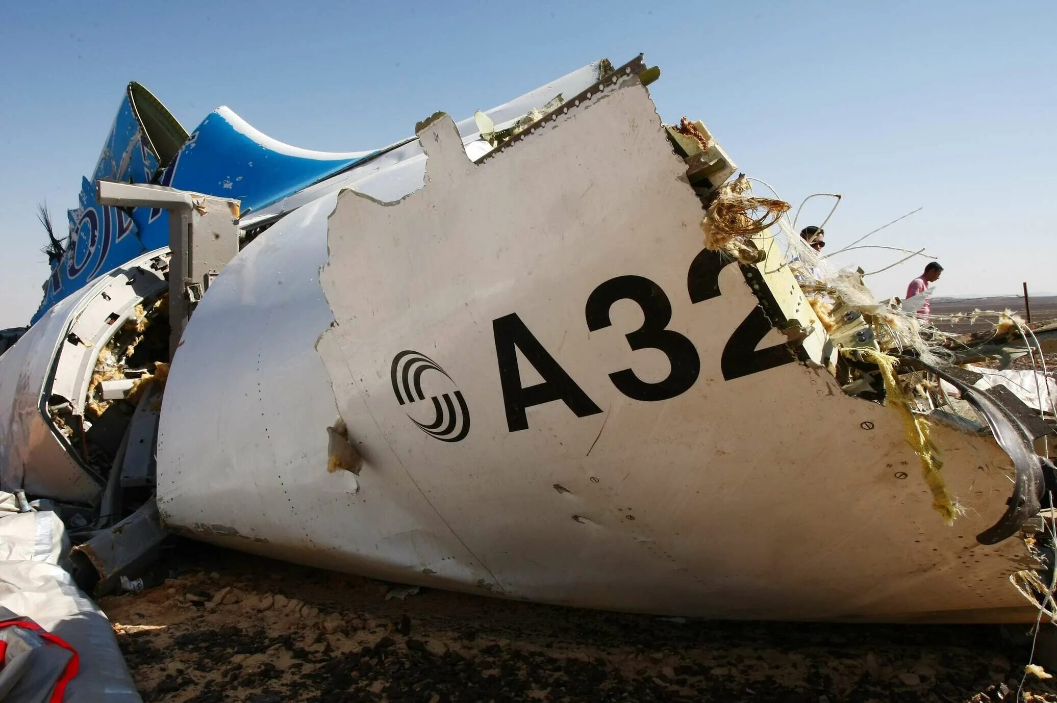 Российский самолет в египте. Крушение Airbus a321 Египет. Крушение Эирбас а 321 в егопите. Катастрофа a321 над Синайским полуостровом.