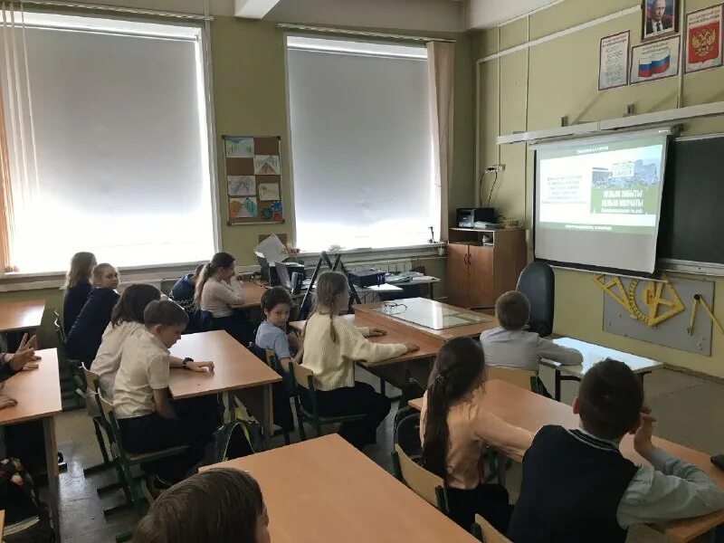 Школа 1288 имени троян. Советская школа. школьники советского союза. учебный корпус.