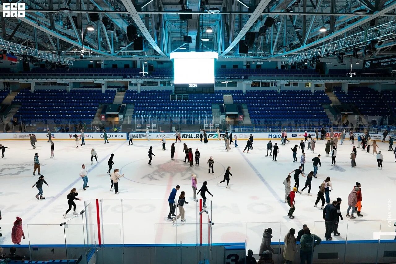 Катки в нижнем новгороде 2024. Нагорный каток Нижний Новгород. Дворец спорта Нижний Новгород каток. КРК Нагорный 2023. КРК Нагорный Нижний Новгород.