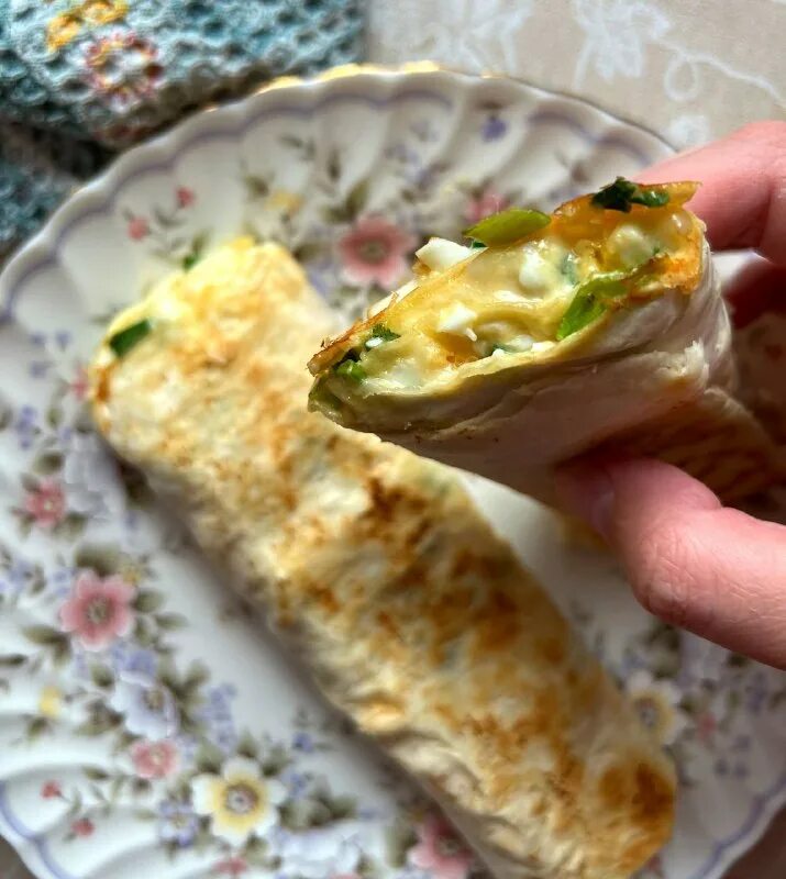 Небольшой зубчик. Небольшой зубчик. Прорезывание верхних зубов. Зубчик чеснока. Небольшой зубчик.