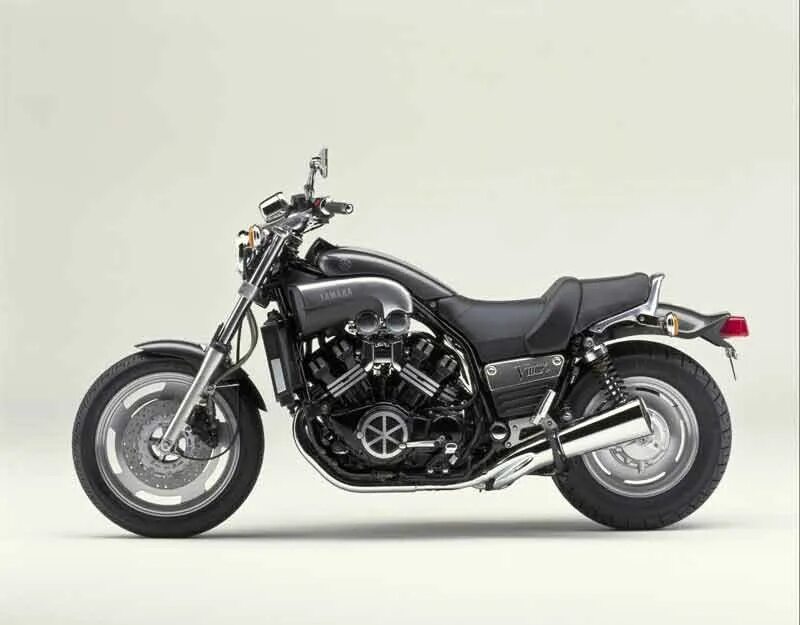 Honda v max 1200. Yamaha v-max 1200. V max 1300 yamaha. 1200 мах. Yamaha v-max 1200.