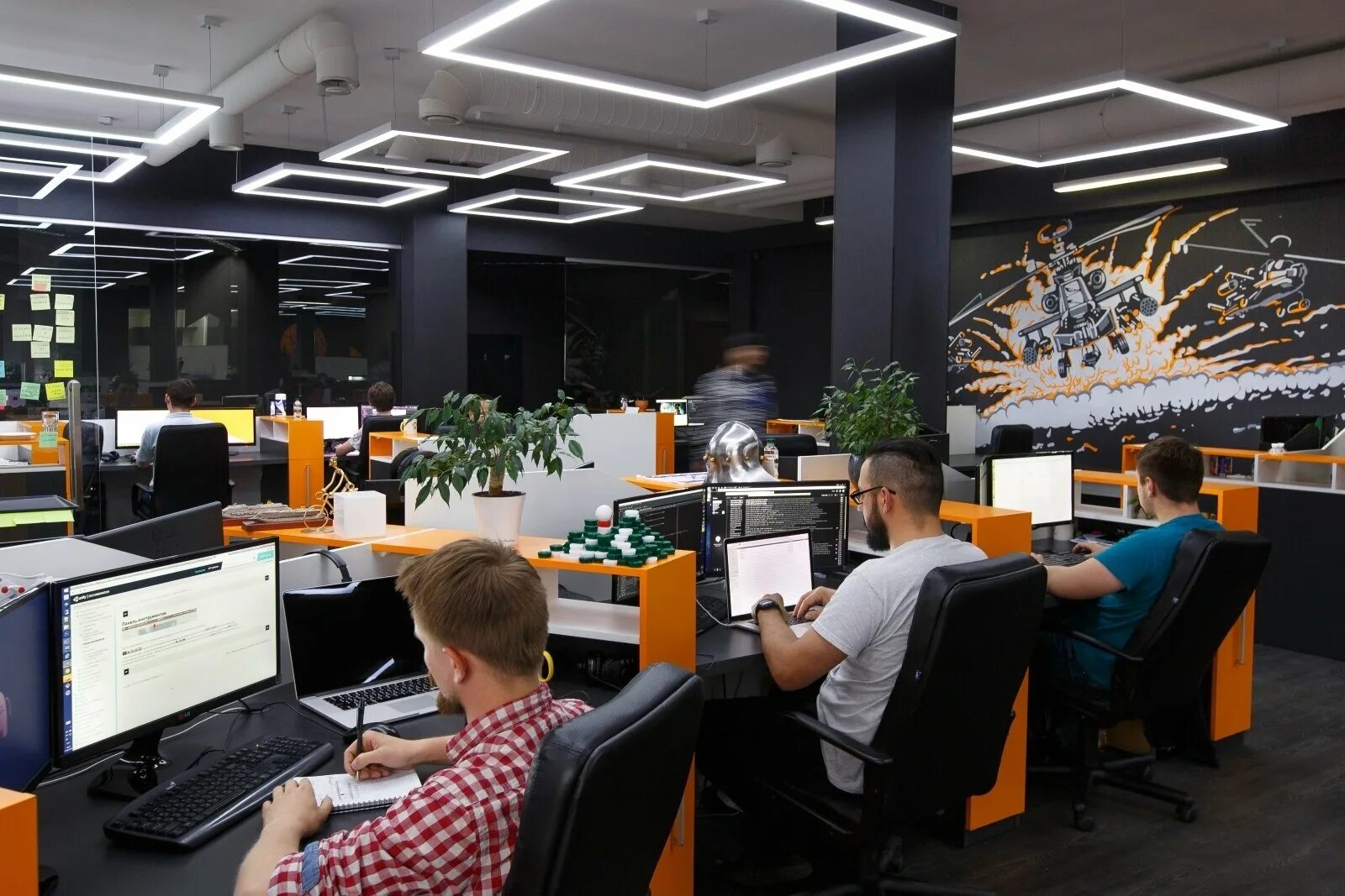 Центр программистов. Офис it компании. офис программистов. офис игровой компании. офис разработчиков игр.