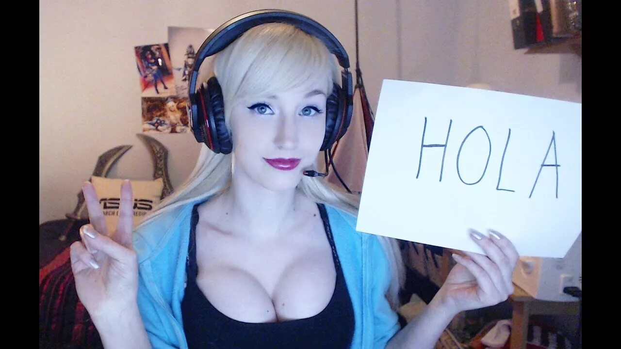 Стримерша кейтлин amouranth сирагуса. Стримера карина онлифанс. Вика ред слитые. Записи стрима девушек. Девушка стример.