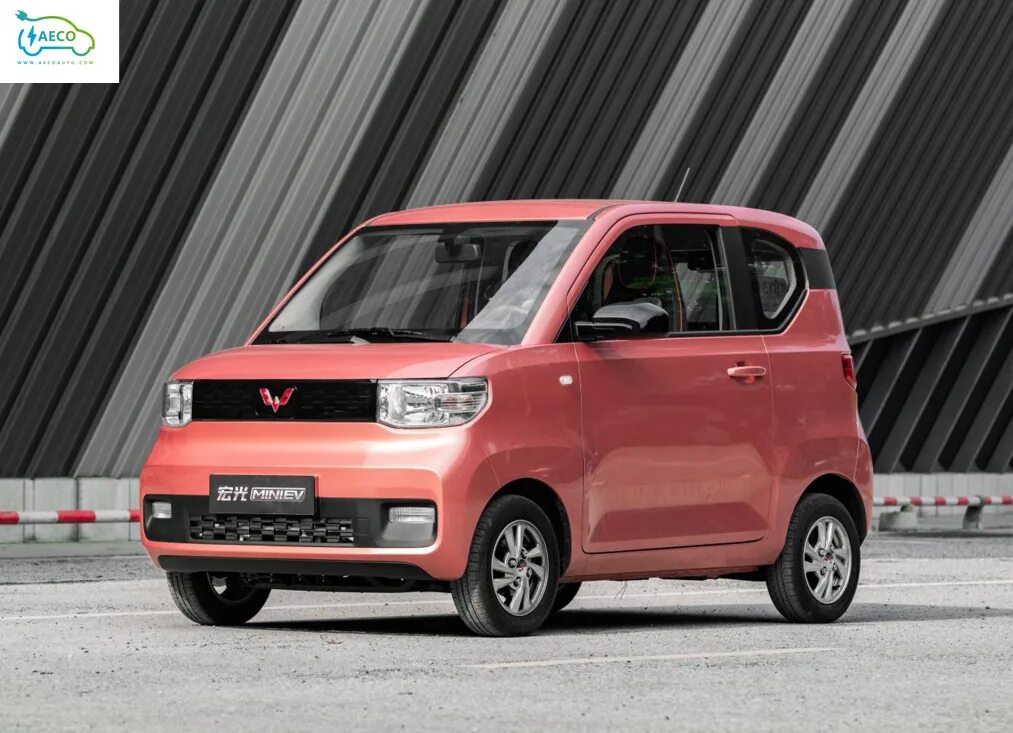 Китайский мини. Электромобиль Hong Guang Mini ev. Wuling Hongguang Mini ev 2020. Wuling Hongguang электромобиль. Китайский электромобиль Mini 2021.