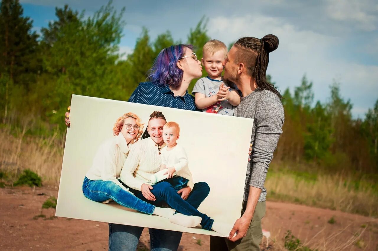 Семейный портрет на холсте. Печать на холсте. Фотопечать на холсте. Холст в подарок. История жизни обычной семьи 37