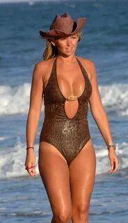 Дженнифер Кулидж Горячие Фото В Купальнике (158 фотографий) .