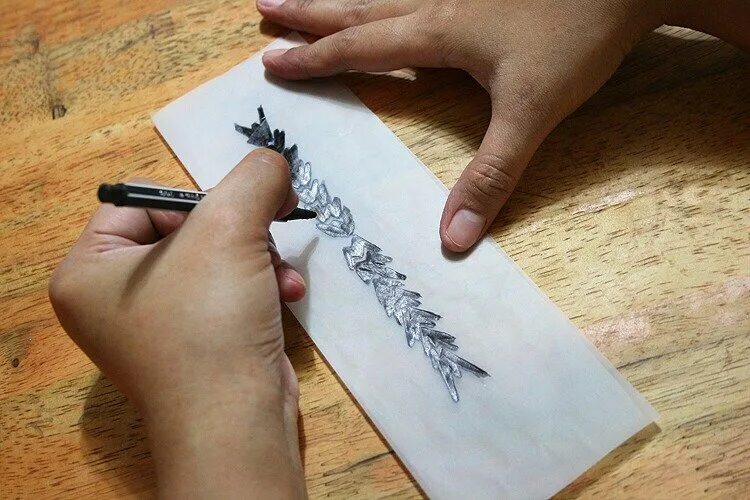 Рисунки с помощью ручки. Временная тату гелевой ручкой. временные татуировки гелевой ручкой. ручки для рисования на коже. временное тату на бумаге.