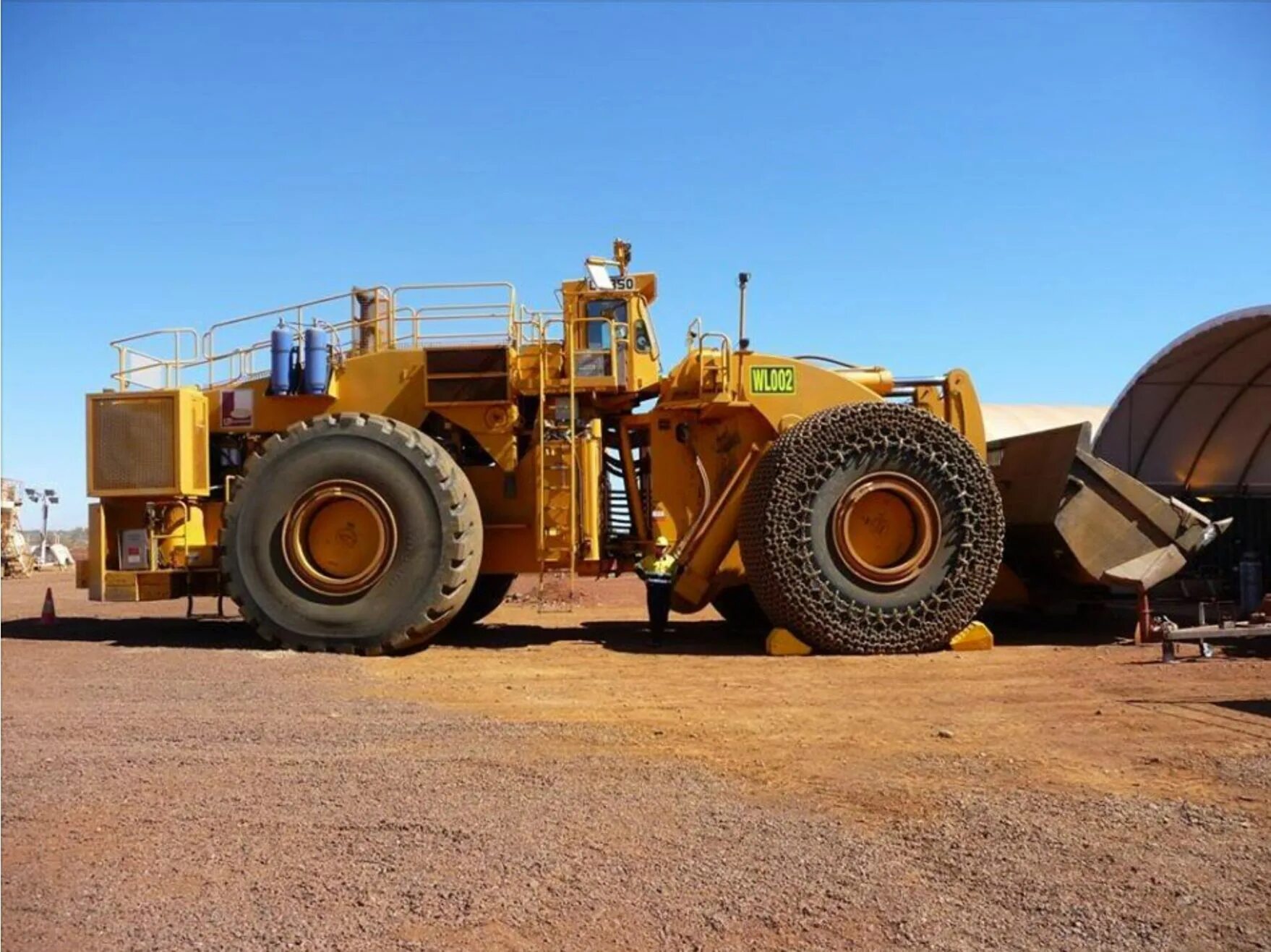 Большие фронтальные погрузчики. Фронтальные погрузчики caterpillar 993k. Леторно l-2350. Самый большой фронтальный погрузчик в мире. Самый большой погрузчик катерпиллер.