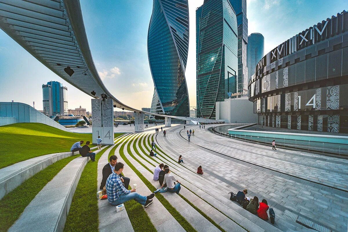 Город удобный для жизни. Городская площадь ММДЦ "Москва-Сити. Амфитеатр Москва Сити. Парк на Пресненской набережной. Москва Сити будущего 2050.