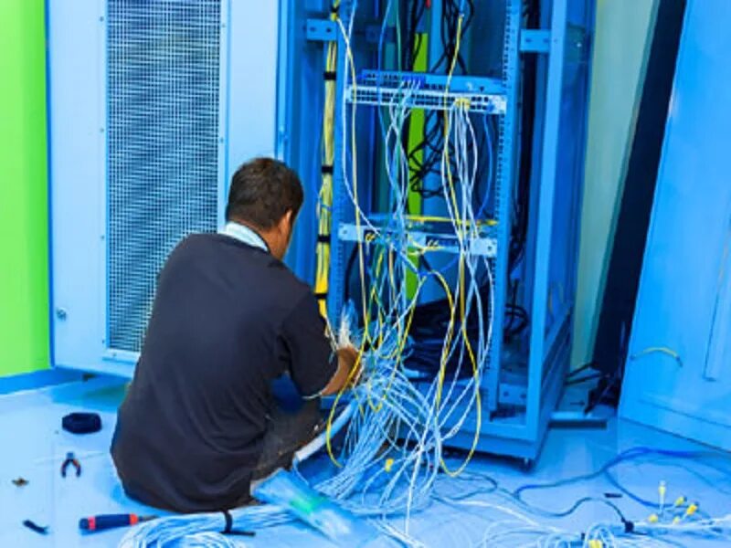 Слаботочные системы вакансии. Подбор оборудования. Оборудование электрика. Монтажник слаботочных систем/слаботочник. Монтаж слаботочных сетей.