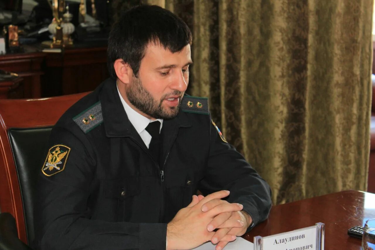 Заместитель кадырова апти алаудинов. Где алаудинов апти сейчас находится последние новости. Апти алаудинов. Алаудинов абдул аронович. Командир отряда спецназа «ахмат» апти алаудинов.