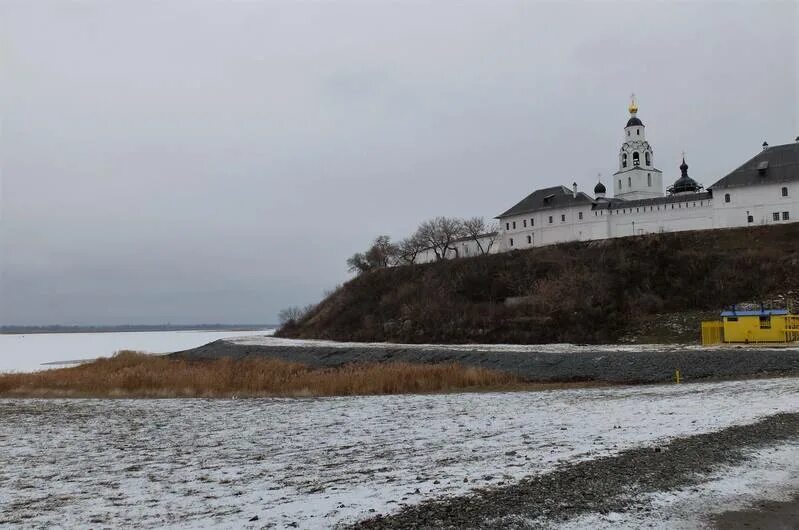 Свияжск зимой стоит ли ехать. Остров крепость свияжск. крепость свияжск 16 века. остров свияжск в казани зимой. цитадель завоевателя на остров град свияжск.