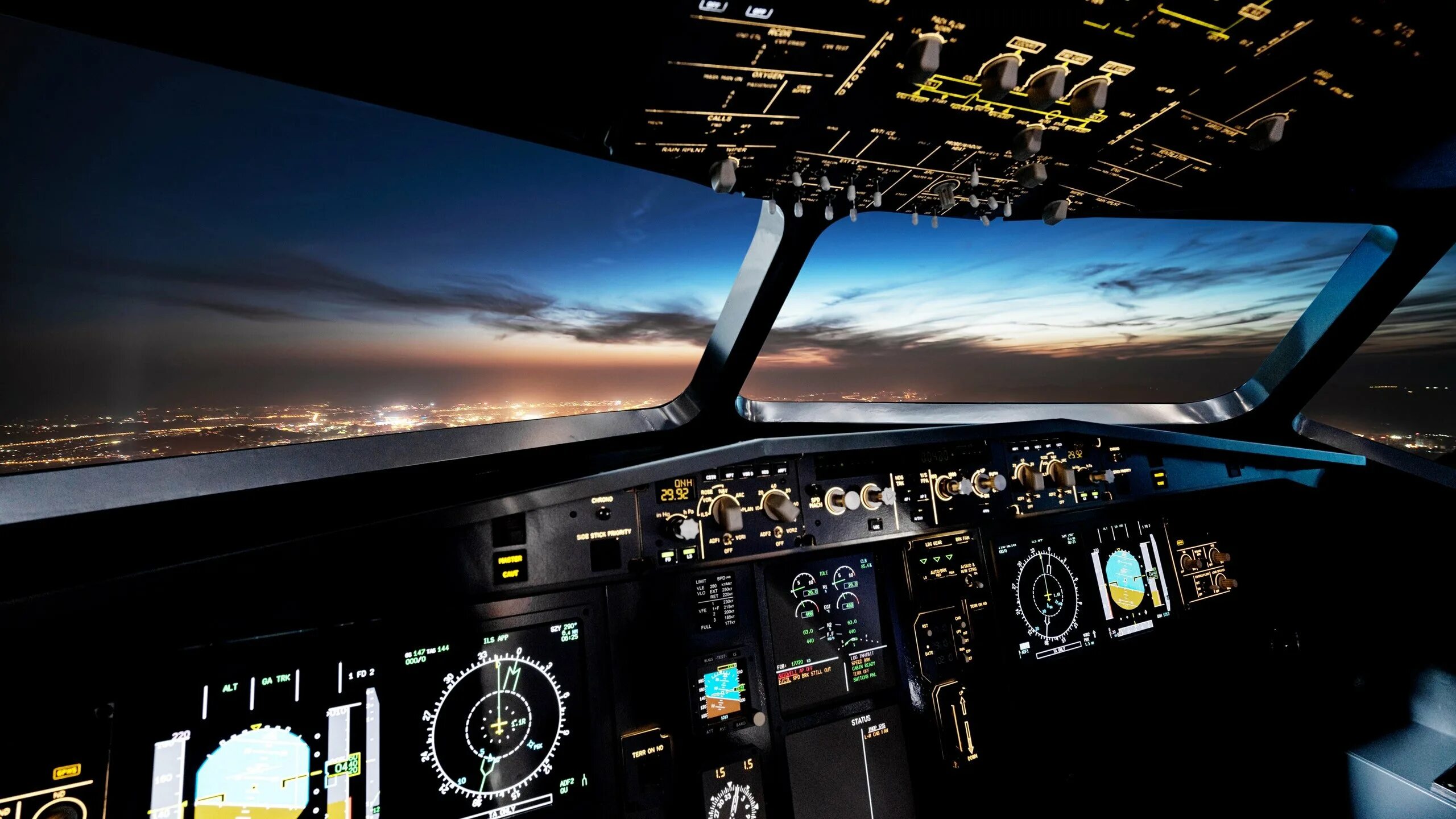 Кабина пилота самолета. Boeing 737 Cockpit. Кабина пилота. Вид из кабины пилота. Глазами пилота.