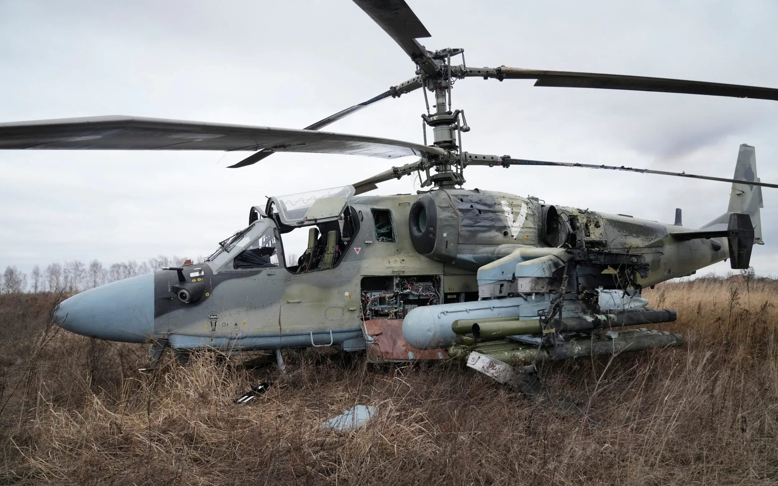 Вертолеты над железногорским водохранилищем. Вертолет ка-52 "Аллигатор". Ка-52 вертолёт подбитый. Ми 24 Аллигатор. Вертолёт Аллигатор ка-50.