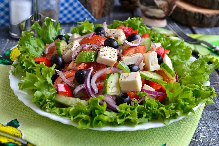 Греческий классик. Греческий салат. Grecheskiy Salt. Вкусный греческий салат. Летние салаты на праздничный стол.