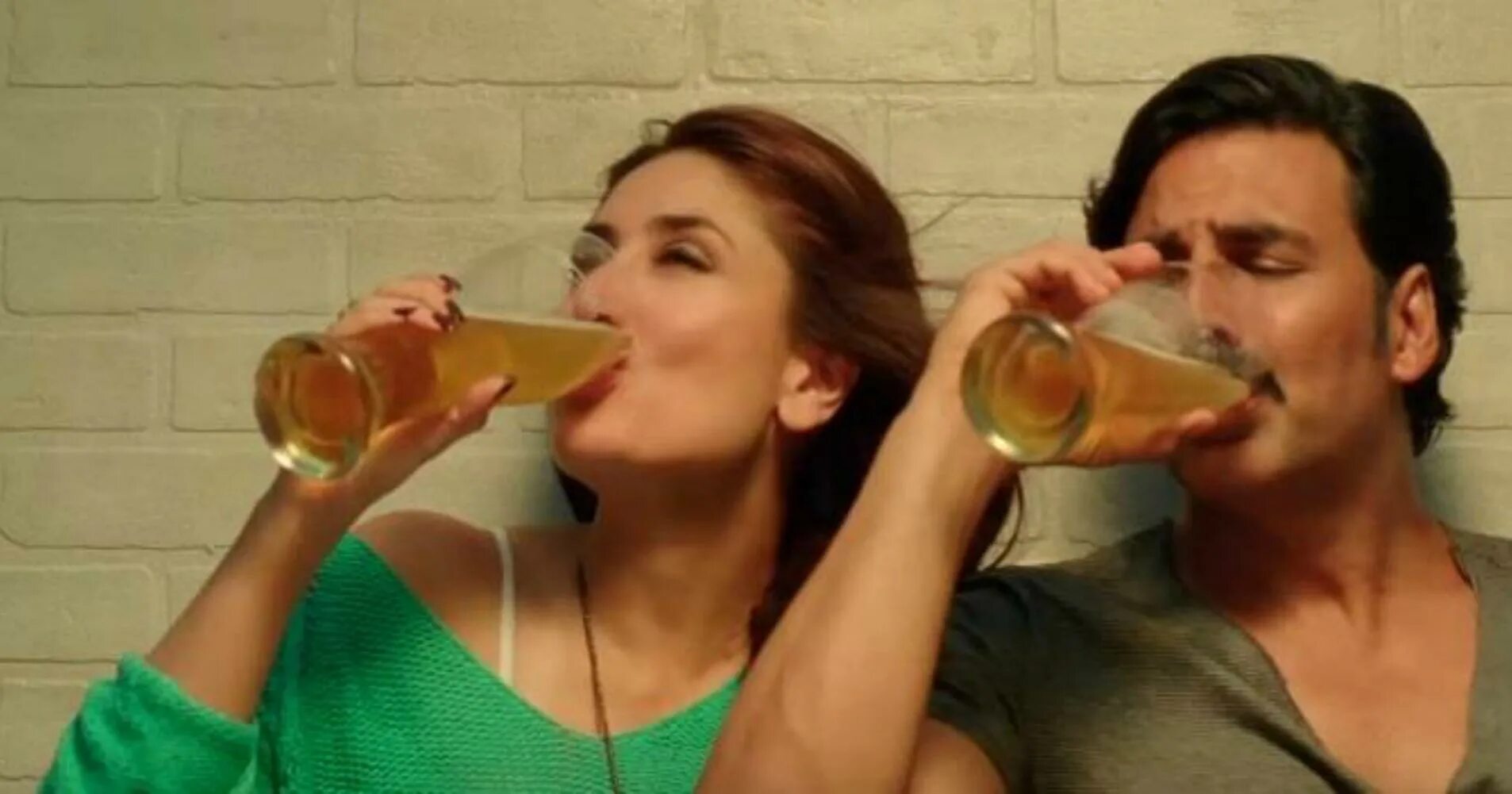 Gabbar алкоголь. Spilling Water while drinking movie Scene. Drunk scenes